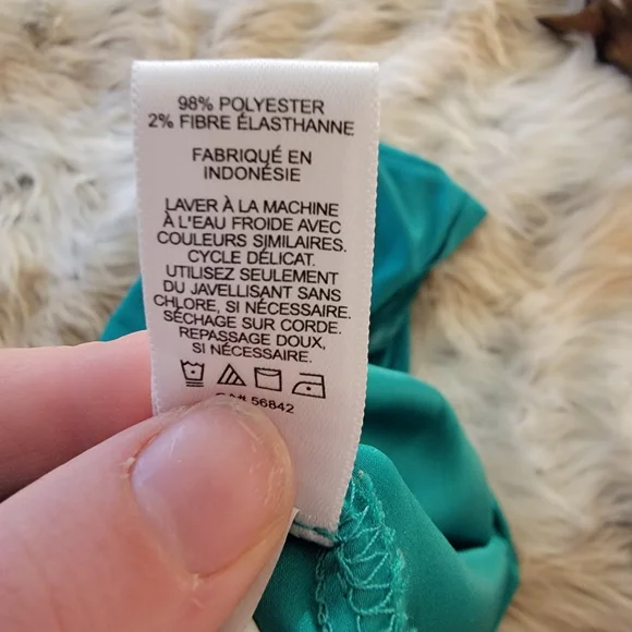 Express Silky Blouse - Picture 5 of 6